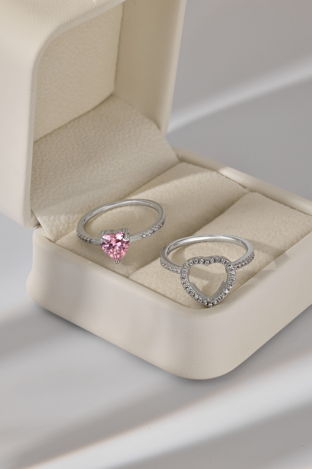 ANILLO ALIANZA CORAZON ROSA