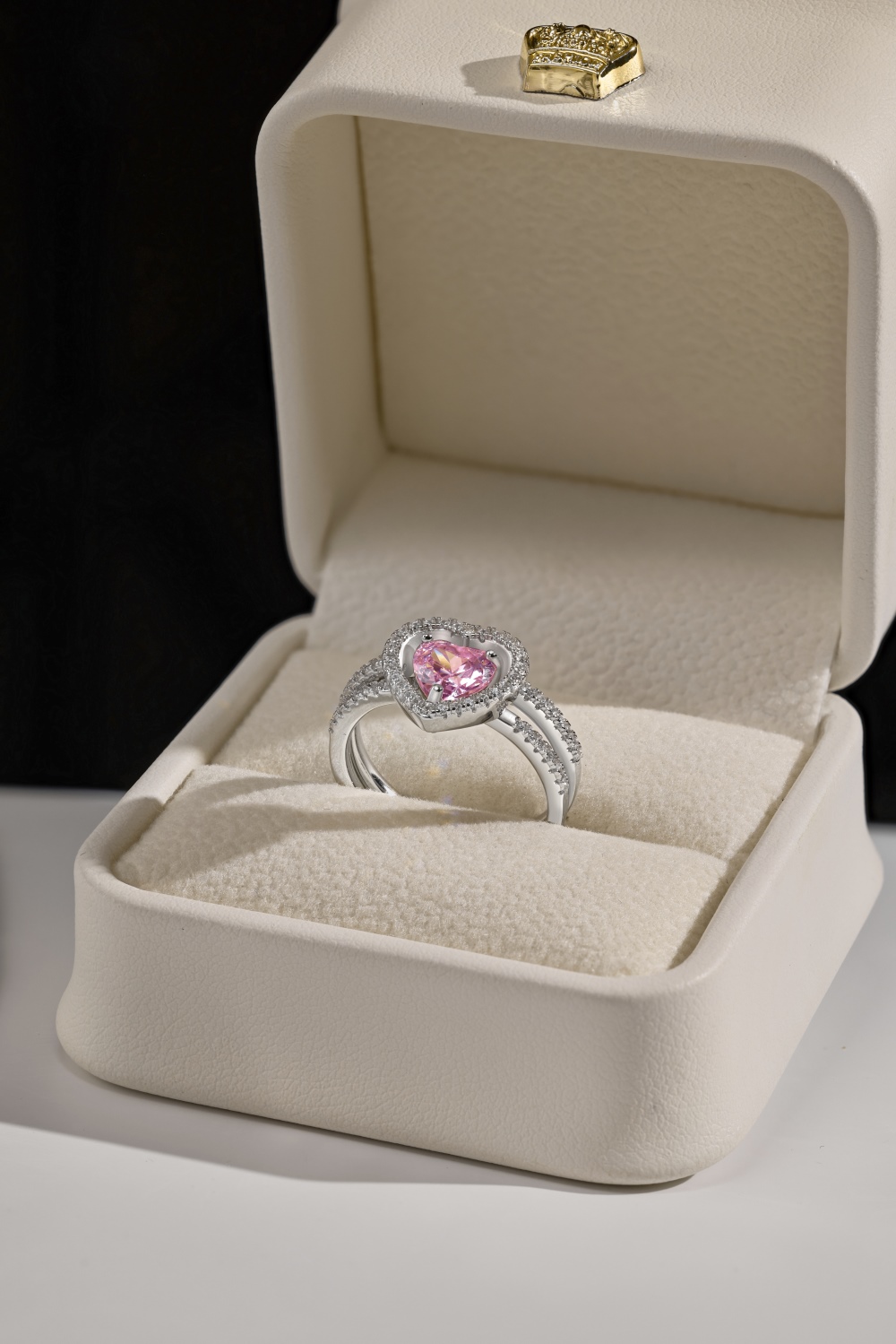 ANILLO ALIANZA CORAZON ROSA