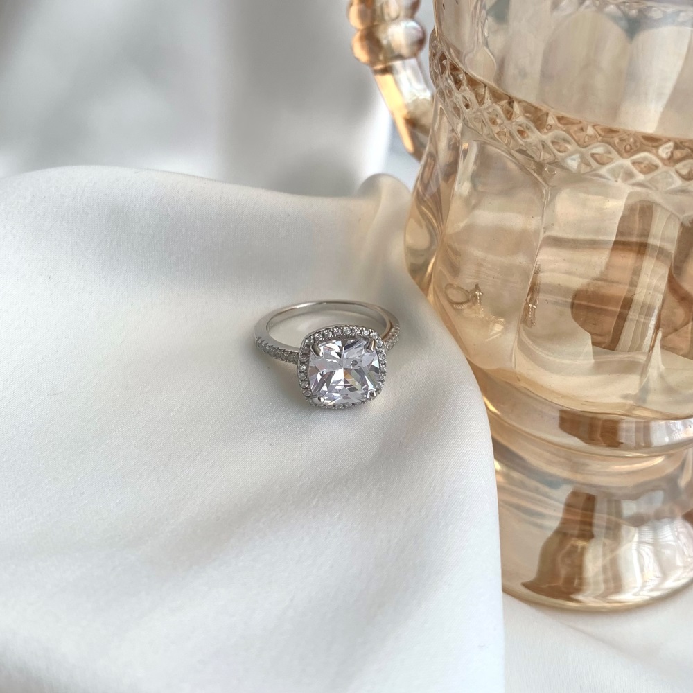 ANILLO CUBO ELEGANTE
