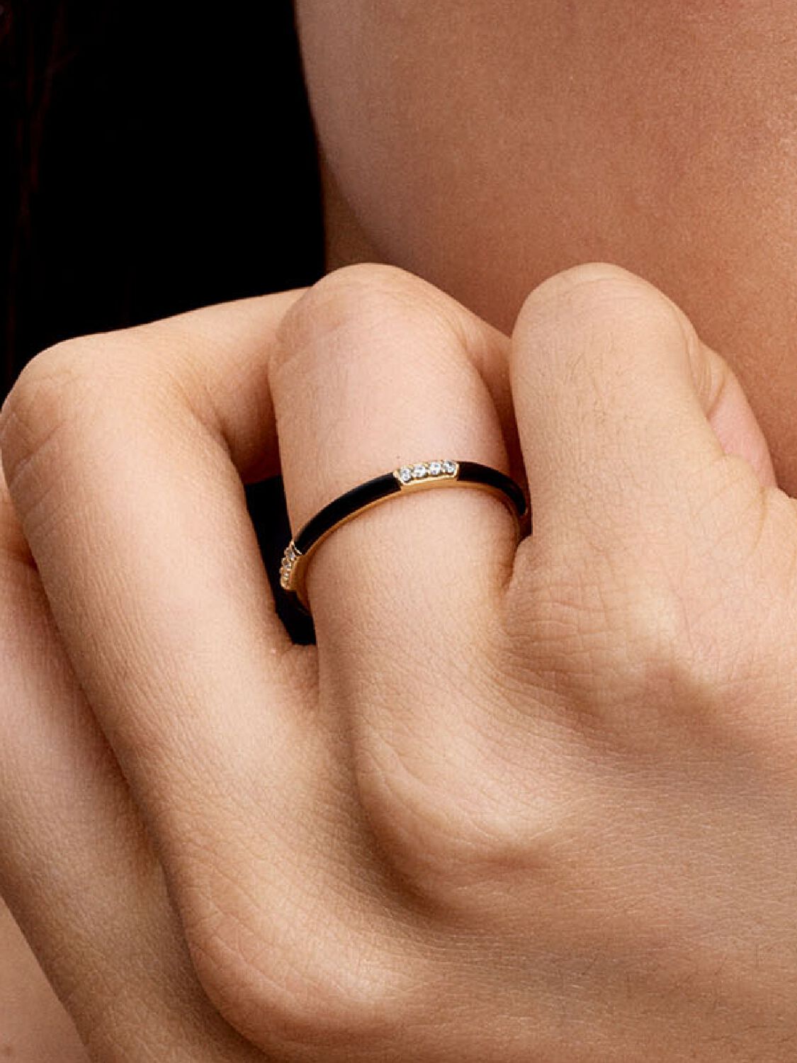 ANILLO DORADO C/NEGRO FINO